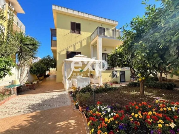 casa indipendente in vendita ad Agrigento in zona San Leone