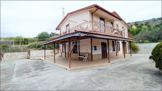 casa indipendente in vendita ad Agrigento in zona Monserrato