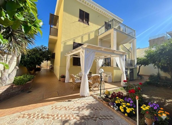 casa indipendente in vendita ad Agrigento in zona San Leone