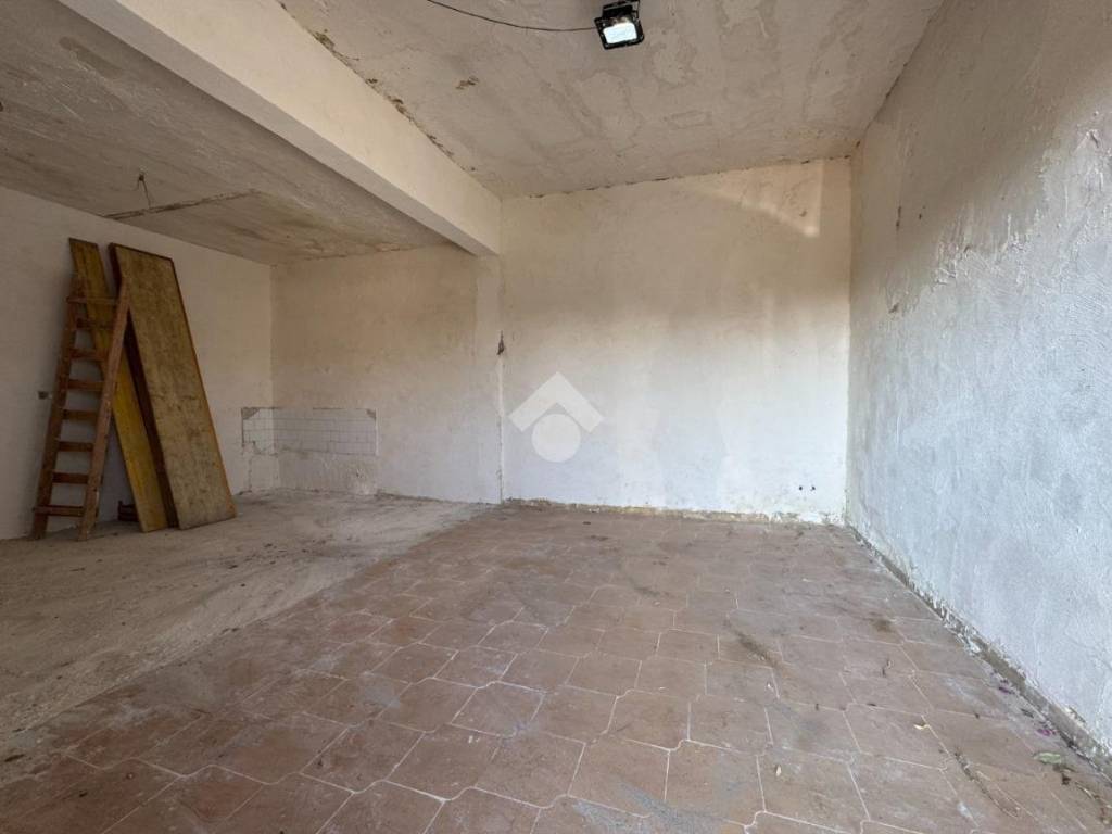 locale di sgombero in vendita ad Agrigento in zona Montaperto