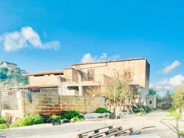 casale in vendita ad Agrigento in zona Centro Storico
