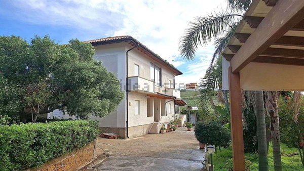 casa indipendente in vendita ad Agrigento in zona Zingarello