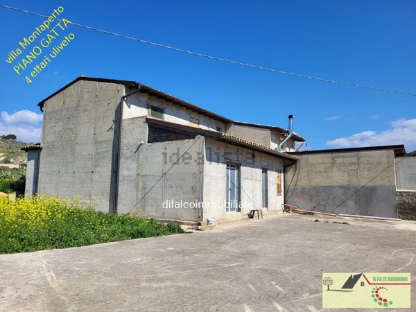 casa indipendente in vendita ad Agrigento in zona Quadrivio Spinasanta