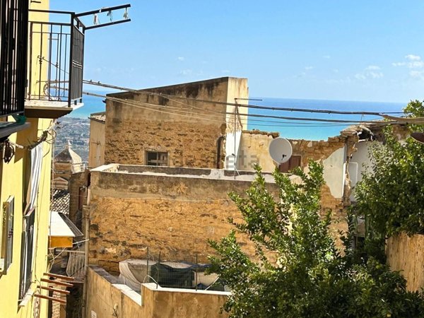 casa indipendente in vendita ad Agrigento in zona Centro Storico