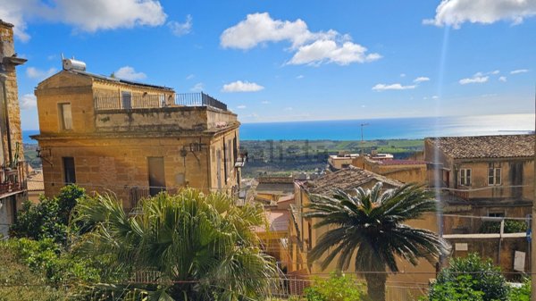 appartamento in vendita ad Agrigento in zona Centro Storico