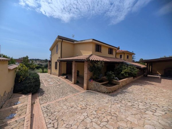 casa indipendente in vendita ad Agrigento in zona San Leone