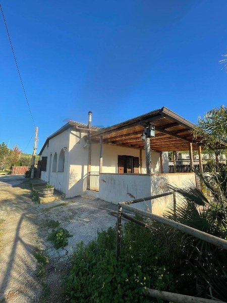 casa indipendente in vendita ad Agrigento in zona Montaperto