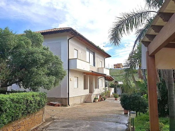 casa indipendente in vendita ad Agrigento in zona Zingarello