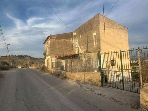 esavano in vendita ad Agrigento in zona Villaggio Mosè