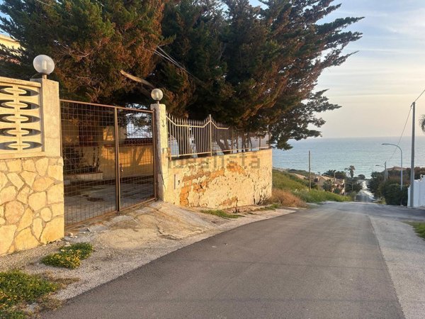 casa indipendente in vendita ad Agrigento in zona Zingarello