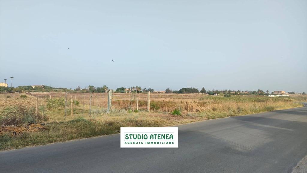 terreno in vendita ad Agrigento in zona Cannatello
