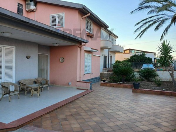 casa indipendente in vendita ad Agrigento in zona Fiumenaro