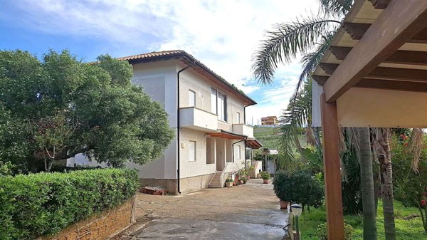 casa indipendente in vendita ad Agrigento in zona Zingarello