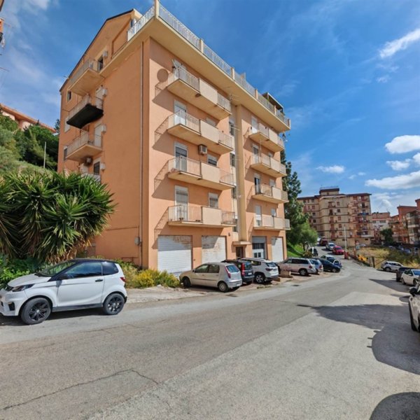 appartamento in vendita ad Agrigento in zona Quadrivio Spinasanta