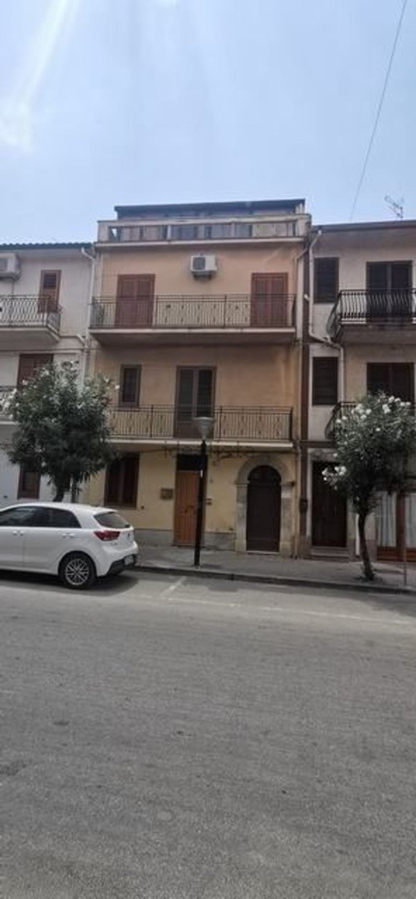casa indipendente in vendita ad Alessandria della Rocca