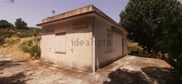 casa indipendente in vendita ad Alessandria della Rocca