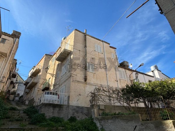 pentavano in vendita ad Aragona