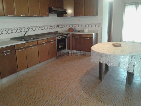 locale di sgombero in vendita ad Aragona