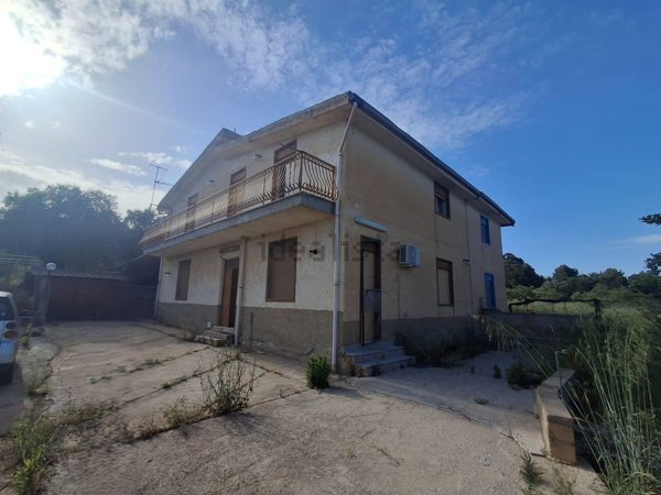 casa indipendente in vendita ad Aragona