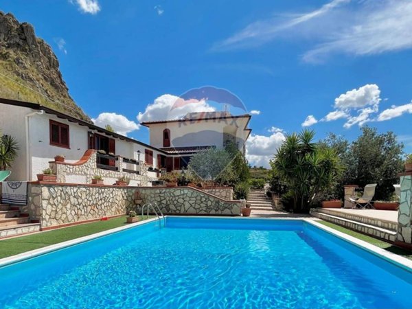 casa indipendente in vendita a Bivona