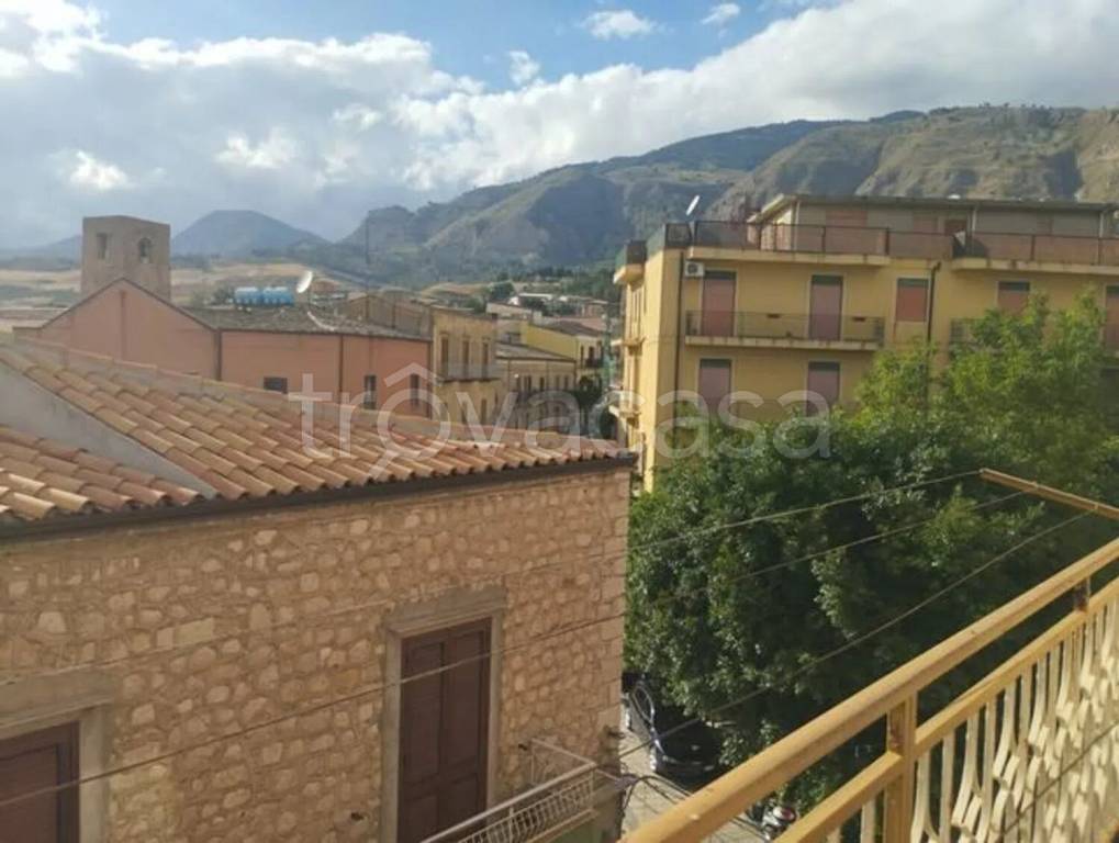 casa indipendente in vendita a Bivona