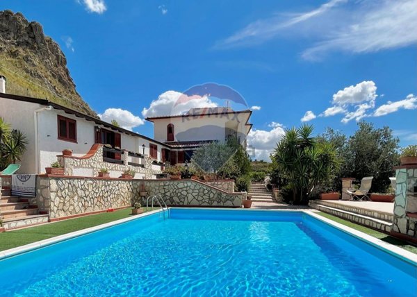 casa indipendente in vendita a Bivona