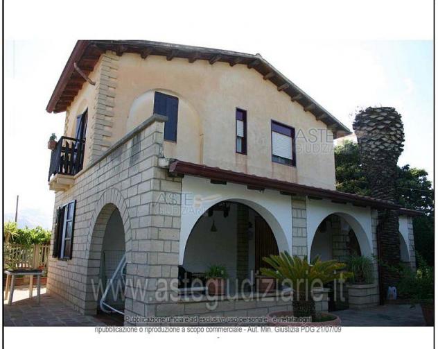 casa indipendente in vendita a Burgio