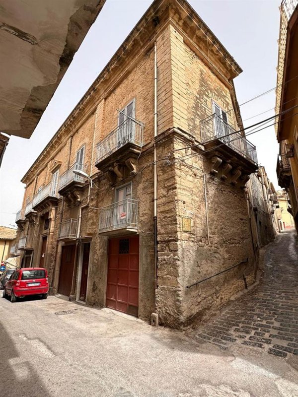 casa indipendente in vendita a Burgio