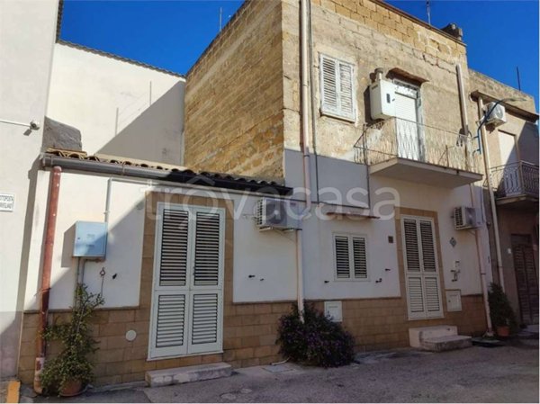 casa indipendente in vendita a Calamonaci