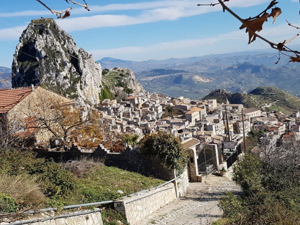 casa indipendente in vendita a Caltabellotta