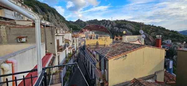 casa indipendente in vendita a Camastra