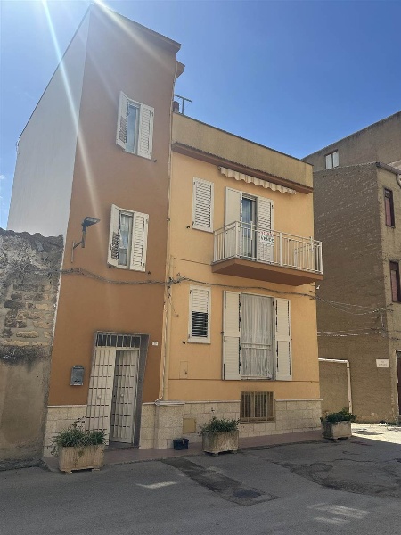 casa indipendente in vendita a Camastra