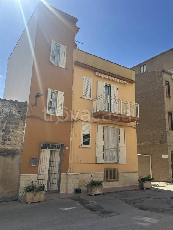 casa indipendente in vendita a Camastra