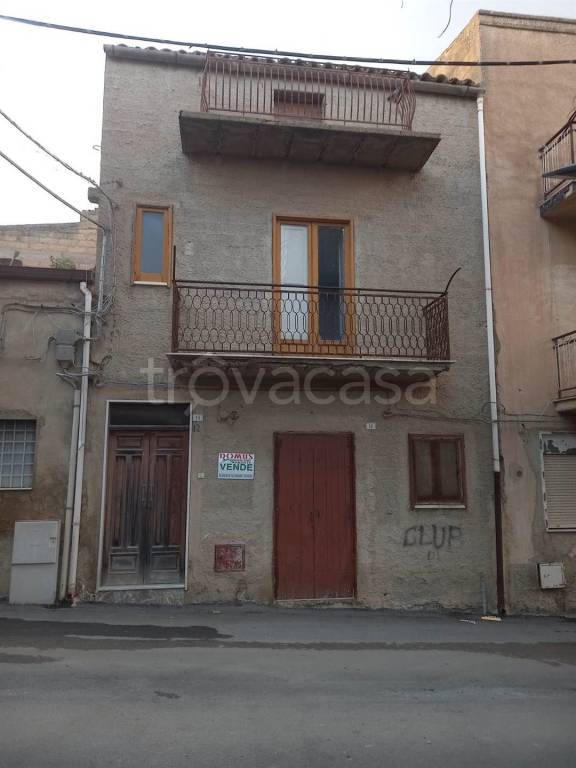 casa indipendente in vendita a Camastra