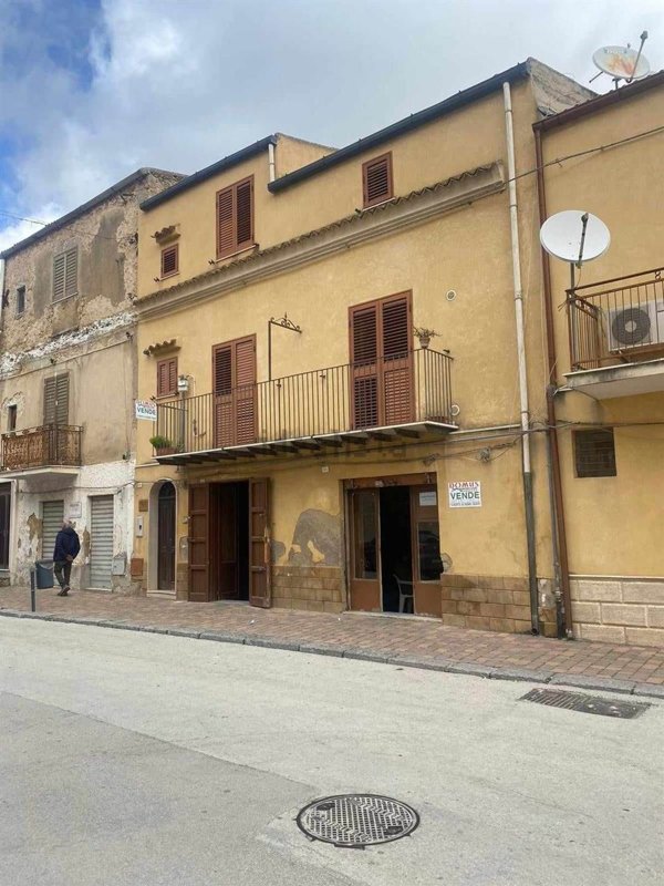 casa indipendente in vendita a Camastra