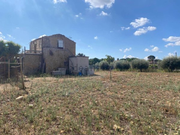 casa indipendente in vendita a Camastra