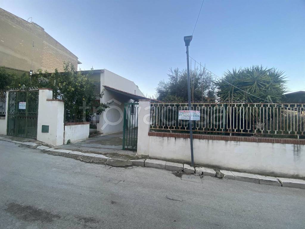 casa indipendente in vendita a Camastra