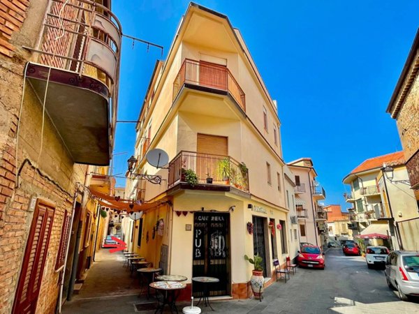 appartamento in vendita a Camastra