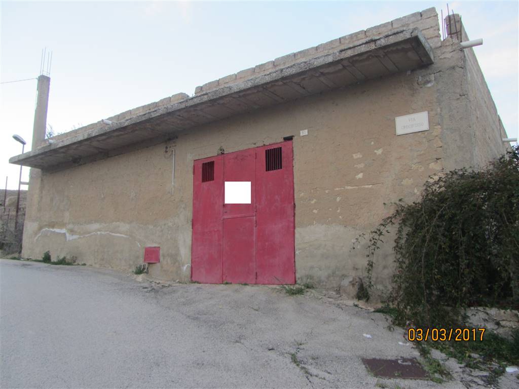 locale di sgombero in vendita a Camastra