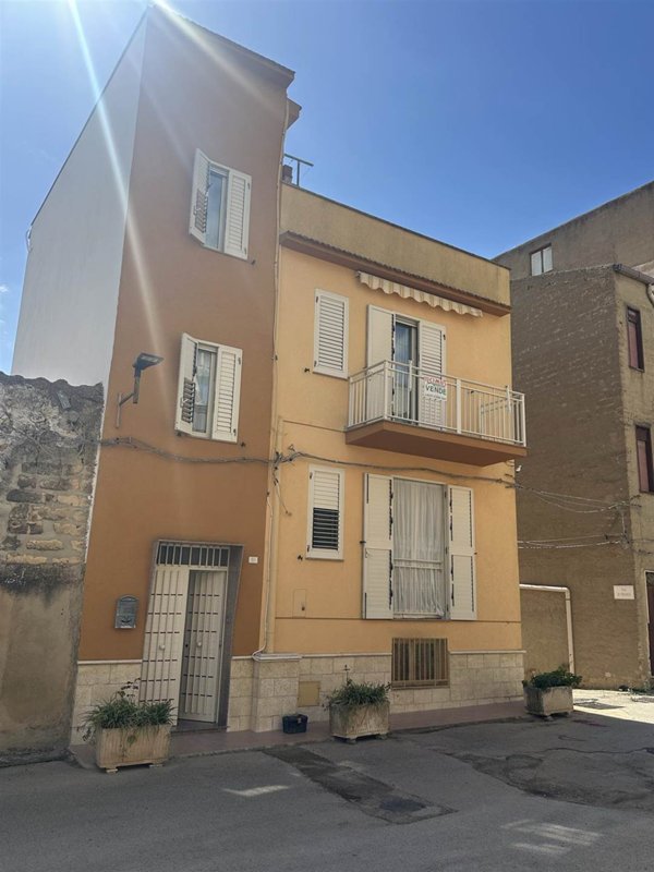 casa indipendente in vendita a Camastra