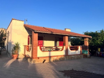 casa indipendente in vendita a Campobello di Licata