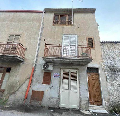 casa indipendente in vendita a Campobello di Licata