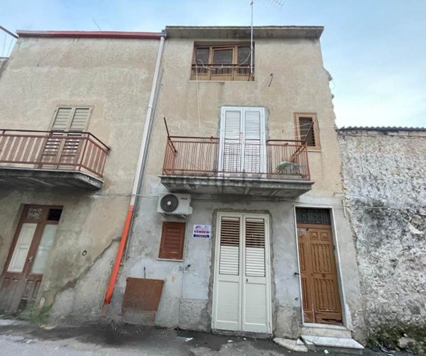 casa indipendente in vendita a Campobello di Licata