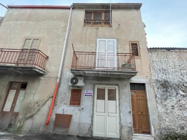 casa indipendente in vendita a Campobello di Licata