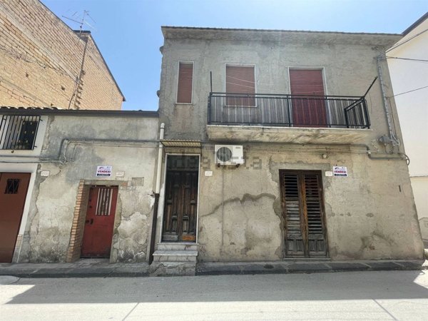casa indipendente in vendita a Campobello di Licata