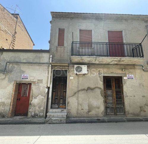 casa indipendente in vendita a Campobello di Licata