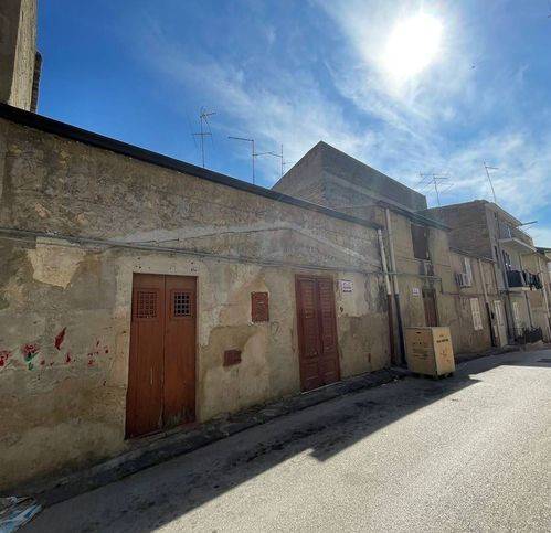 casa indipendente in vendita a Campobello di Licata