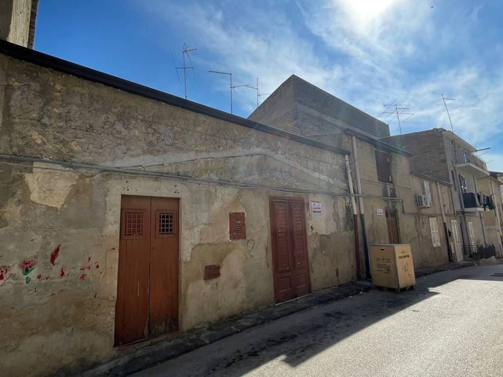 casa indipendente in vendita a Campobello di Licata