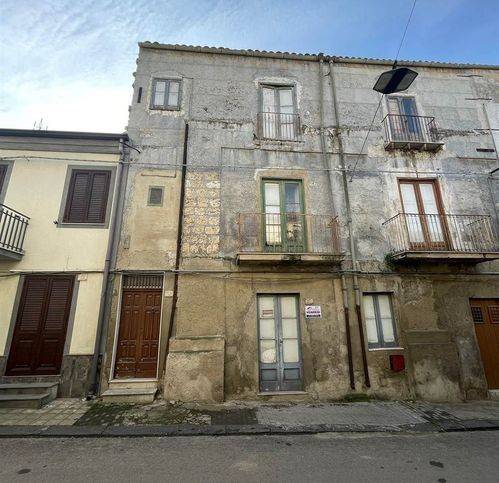 casa indipendente in vendita a Campobello di Licata