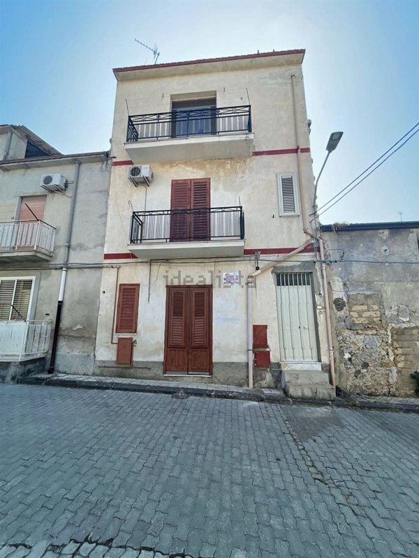 casa indipendente in vendita a Campobello di Licata